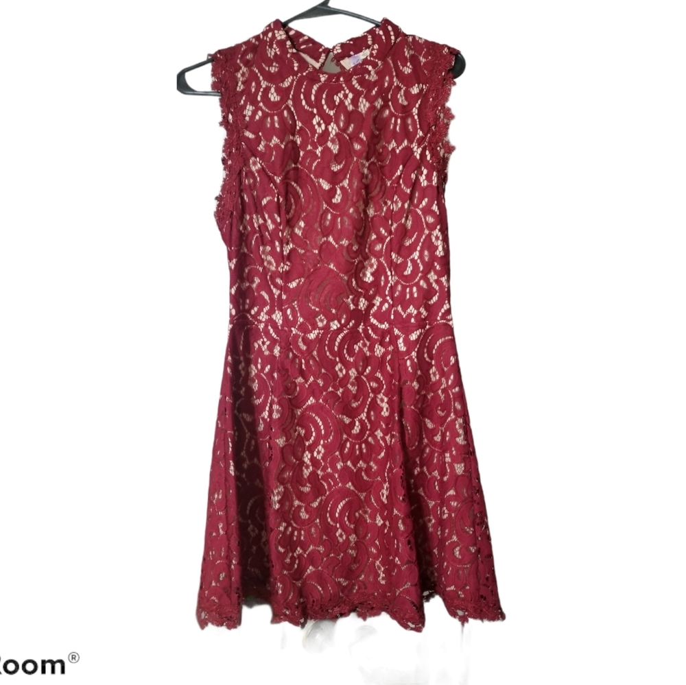 Sleeveless Lace Dress